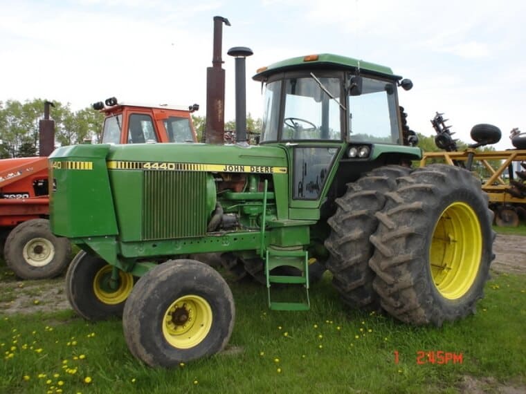The John Deere 4440 tractor was manufactured from 1978 to 1982 and was the 