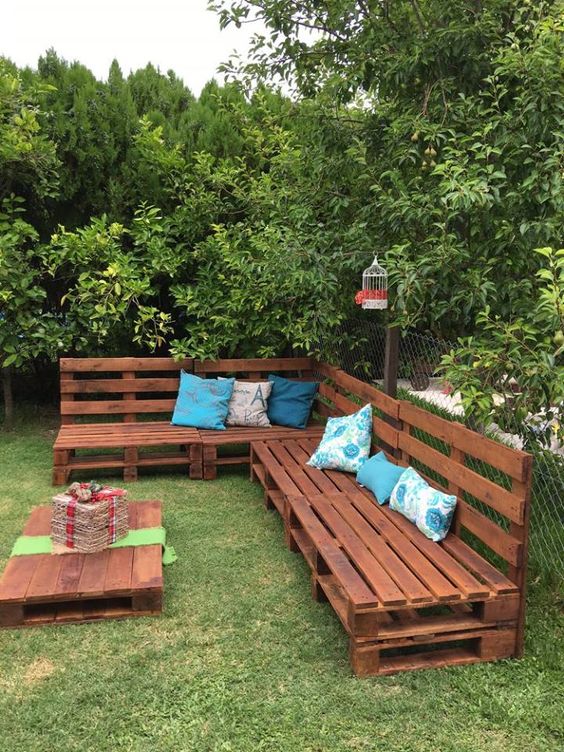 25 Easy And Cheap Backyard Seating Ideas - Page 4 of 25 ...