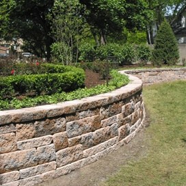 flange-retaining-wall
