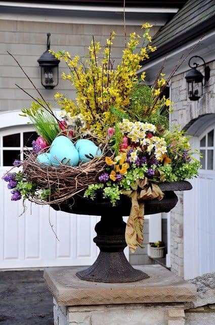15 Eggcellent Easter Day Decorating Ideas For Backyards