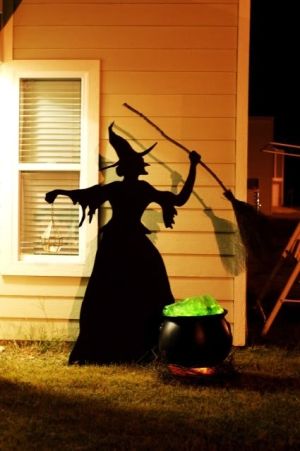 Check out these amazing halloween inspired front yard ideas.