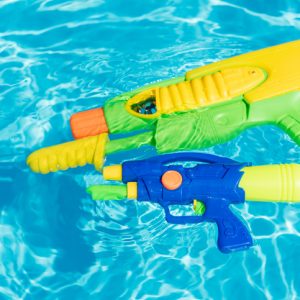 squirt guns kiddie plastic pools