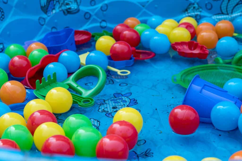 plastic kiddie pool